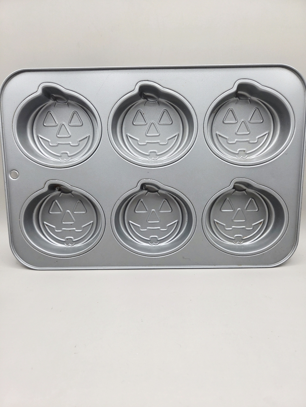 Jack-o'-Lantern Pumpkin Muffin Pan - Silver